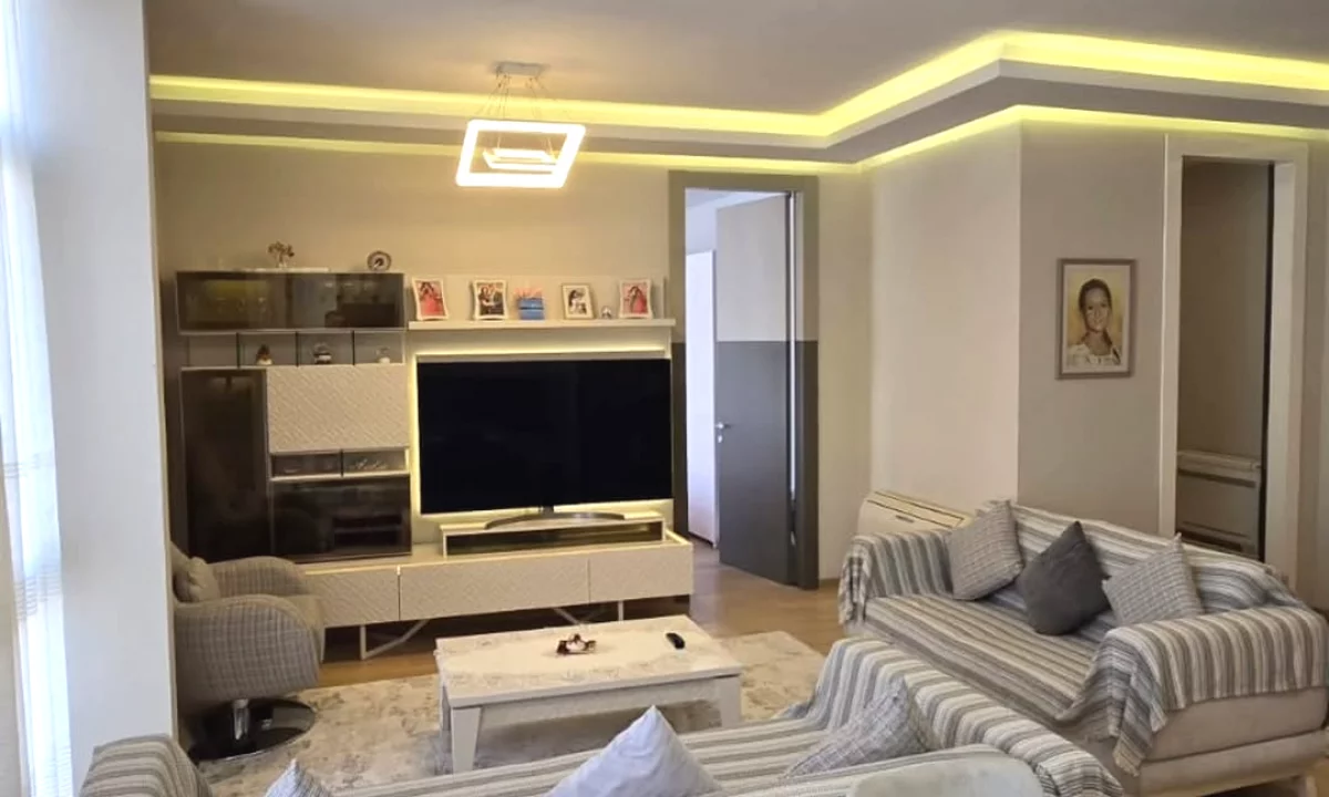 Shtepi ne shitje Apartament ne Tirane, 2+1, Mobilimi E mobiluar, Pagesa 340,000  Euro.
