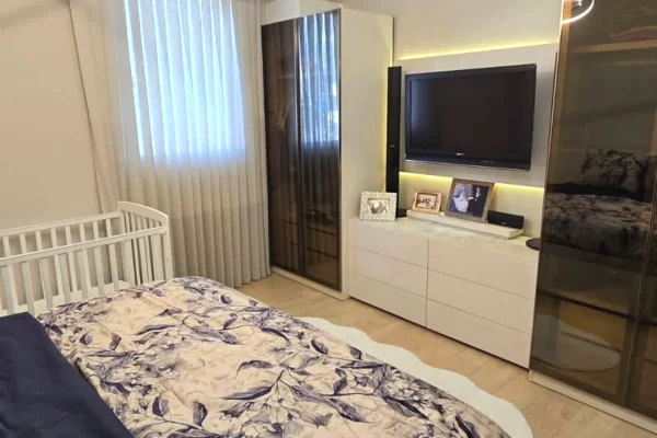 Shtepi ne shitje Apartament ne Tirane, 2+1, Mobilimi E mobiluar, Pagesa 340,000  Euro.