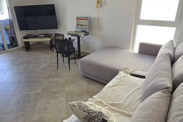 Shtepi ne shitje Apartament ne Durres, 1+1, Mobilimi E mobiluar, Pagesa 250,500  Euro.