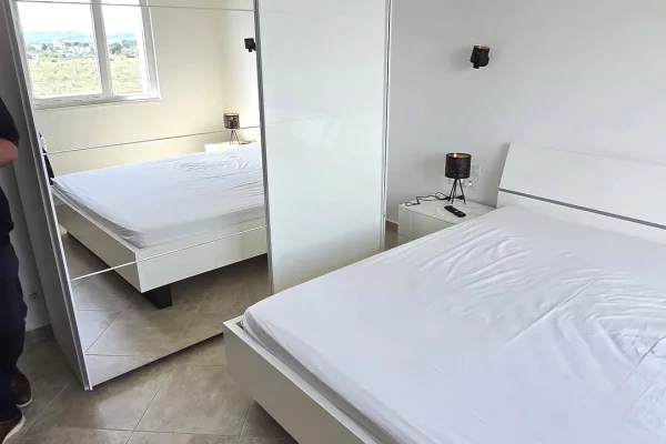 Shtepi ne shitje Apartament ne Durres, 1+1, Mobilimi E mobiluar, Pagesa 250,500  Euro.