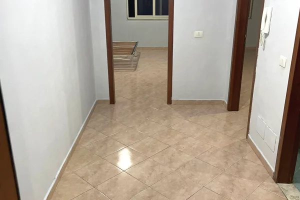 Shtepi me qera Apartament ne Tirane, 1+1, Mobilimi Bosh, pa mobiluar, Pagesa 30,000  Leke.