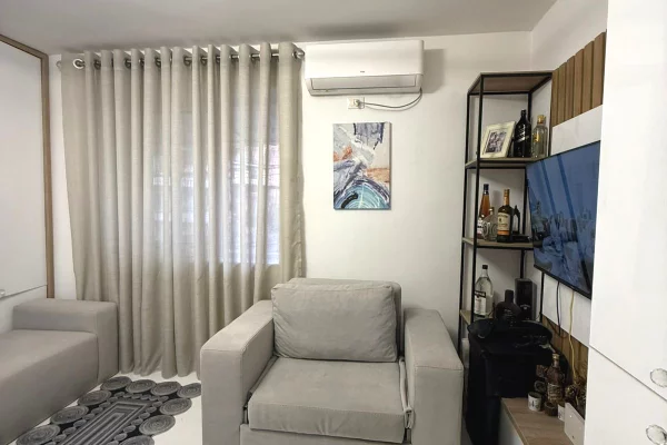 Shtepi ne shitje Apartament ne Tirane, Garsoniere, Mobilimi E mobiluar, Pagesa 84,000  Euro.