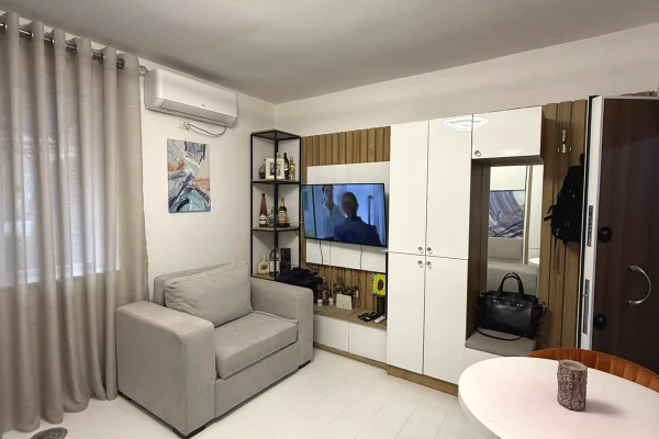 Shtepi ne shitje Apartament ne Tirane, Garsoniere, Mobilimi E mobiluar, Pagesa 84,000  Euro.