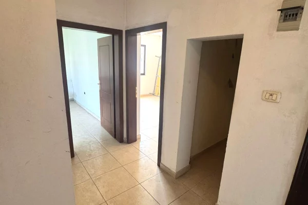 Shtepi ne shitje Apartament ne Tirane, 2+1, Mobilimi Bosh, pa mobiluar, Pagesa 155,000  Euro.