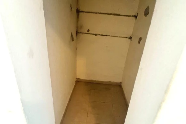 Shtepi ne shitje Apartament ne Tirane, 2+1, Mobilimi Bosh, pa mobiluar, Pagesa 155,000  Euro.