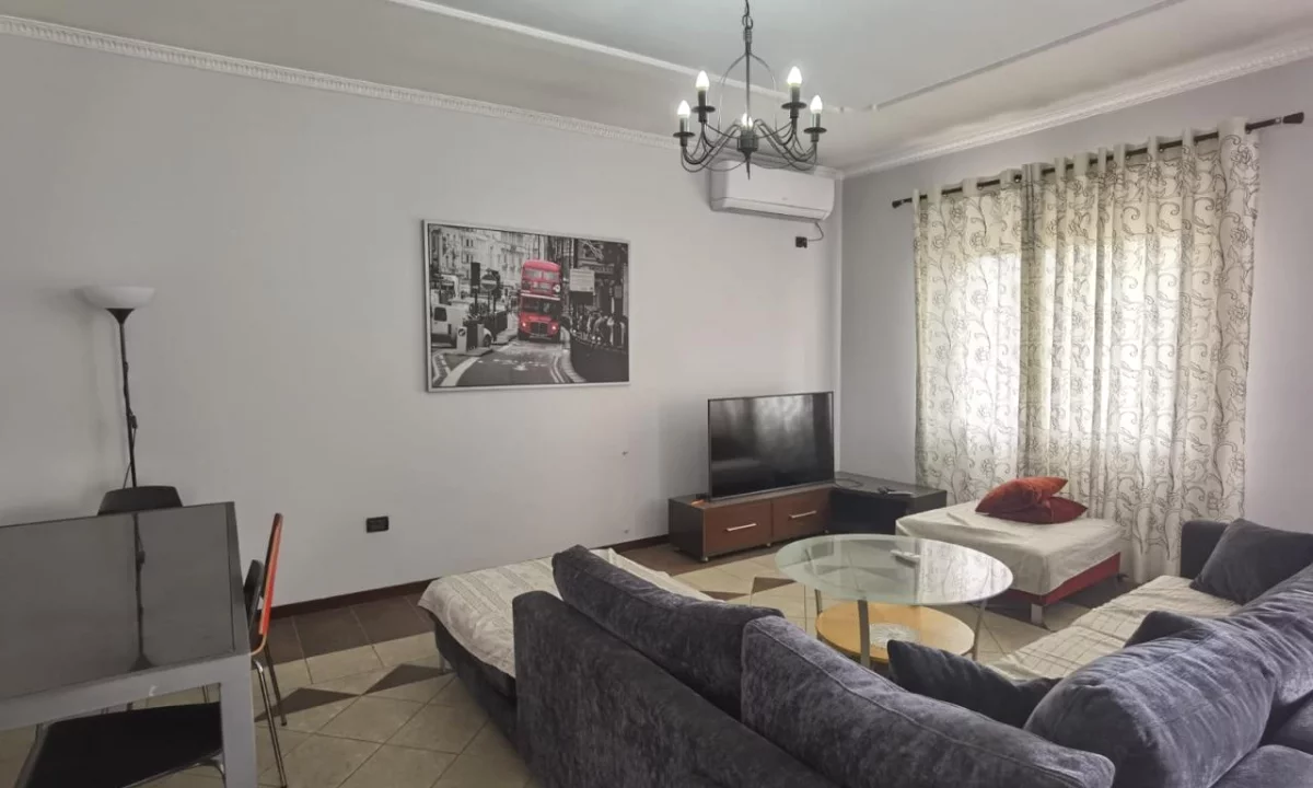Shtepi me qera Apartament ne Tirane, 2+1, Mobilimi E mobiluar, Pagesa 950  Euro.