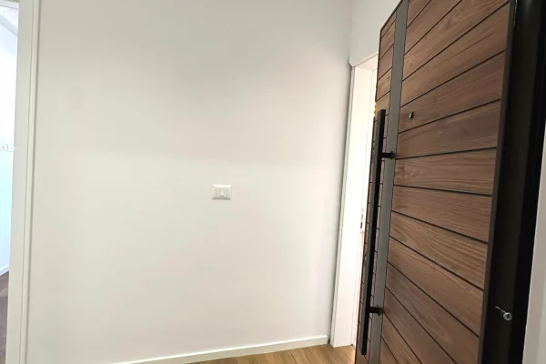 Shtepi ne shitje Apartament ne Tirane, 2+1, Mobilimi Bosh, pa mobiluar, Pagesa 193,000  Euro.