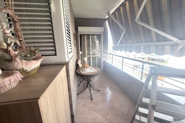 Shtepi me qera Apartament ne Tirane, 2+1, Mobilimi E mobiluar, Pagesa 800  Euro.