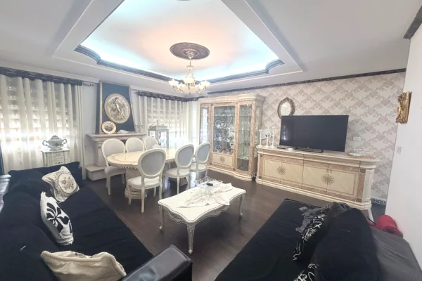 Shtepi me qera Apartament ne Tirane, 2+1, Mobilimi E mobiluar, Pagesa 800  Euro.