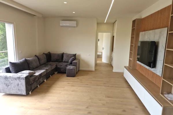 Shtepi me qera Apartament ne Tirane, 1+1, Mobilimi E mobiluar, Pagesa 400  Euro.