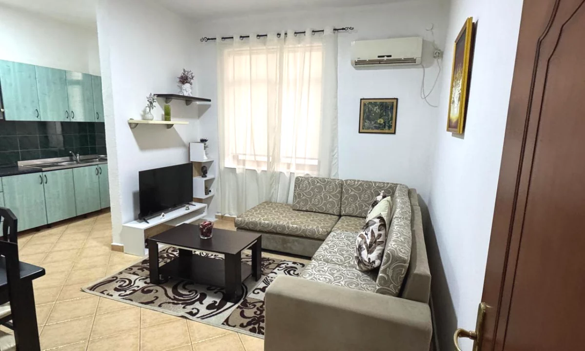 Shtepi me qera Apartament ne Tirane, 1+1, Mobilimi E mobiluar, Pagesa 50,000  Leke.