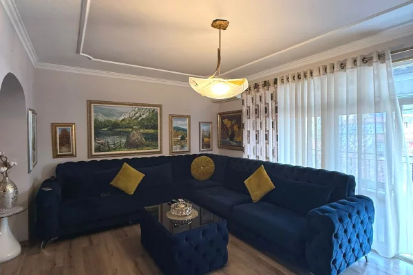 Shtepi ne shitje Apartament ne Tirane, 2+1, Mobilimi E mobiluar, Pagesa 212,000  Euro.