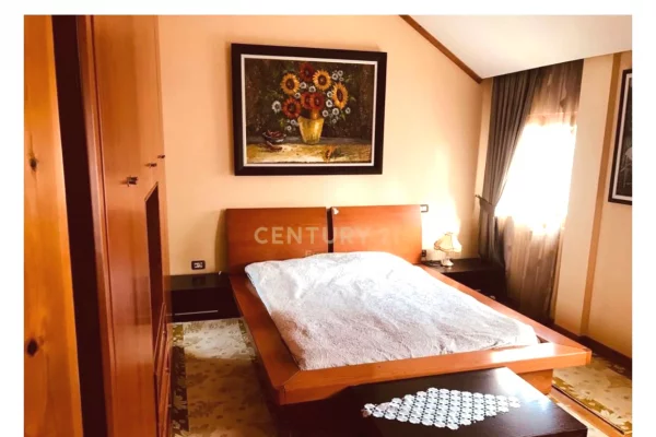 Shtepi me qera Apartament ne Tirane, 3+1, Mobilimi E mobiluar, Pagesa 800  Euro.