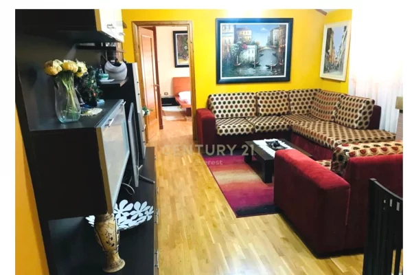 Shtepi me qera Apartament ne Tirane, 3+1, Mobilimi E mobiluar, Pagesa 800  Euro.