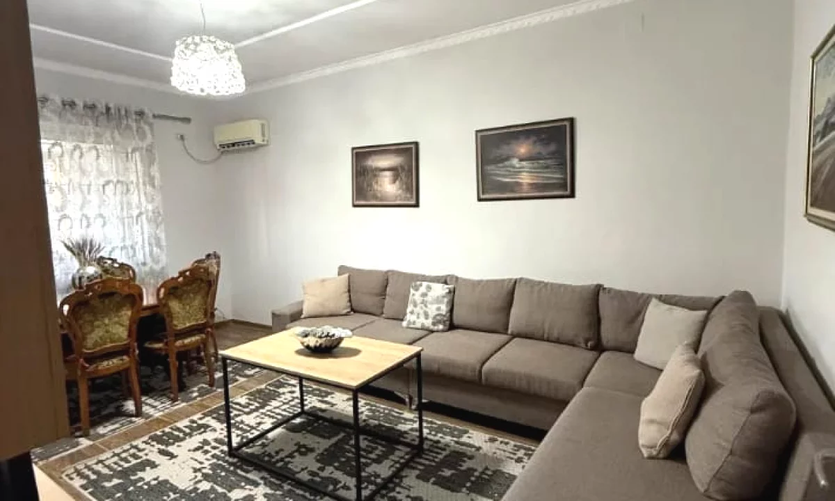 Shtepi me qera Apartament ne Tirane, 2+1, Mobilimi E mobiluar, Pagesa 65,000  Leke.