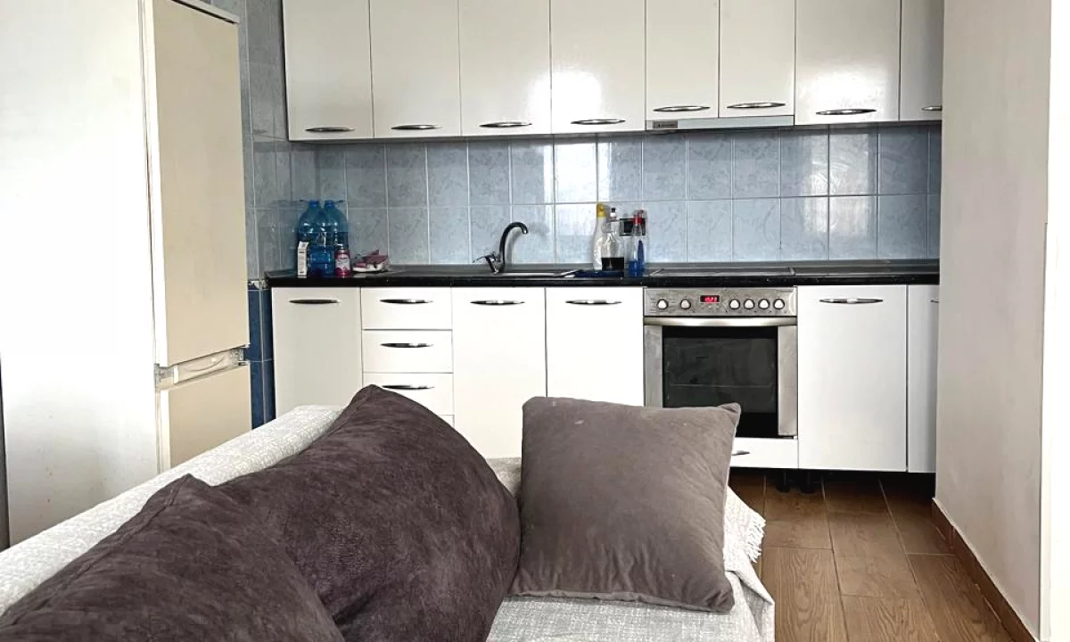 Shtepi me qera Apartament ne Tirane, 2+1, Mobilimi E mobiluar, Pagesa 63,000  Leke.