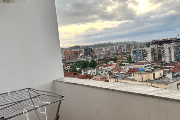 Shtepi me qera Apartament ne Tirane, 2+1, Mobilimi E mobiluar, Pagesa 63,000  Leke.