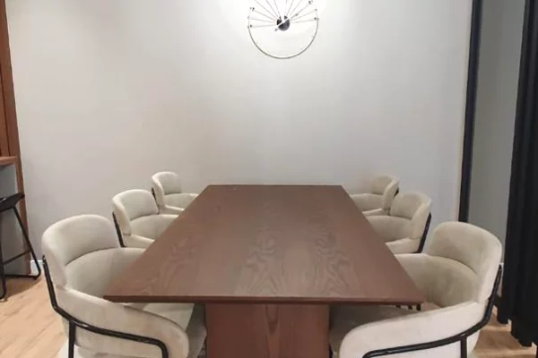 Shtepi me qera Apartament ne Tirane, 2+1, Mobilimi E mobiluar, Pagesa 1,200  Euro.