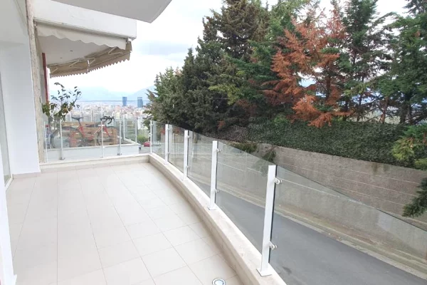 Shtepi me qera Apartament ne Tirane, 2+1, Mobilimi E mobiluar, Pagesa 1,200  Euro.