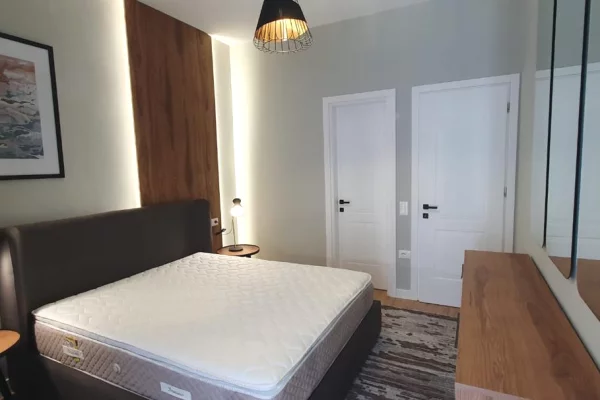 Shtepi me qera Apartament ne Tirane, 2+1, Mobilimi E mobiluar, Pagesa 1,200  Euro.