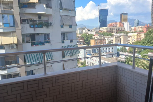 Jepet me qera apartament 1+1 bosh per zyra ne Myslym Shyri