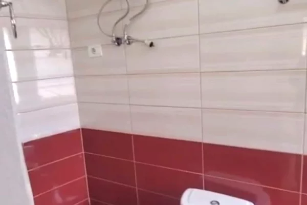 Shtepi me qera Apartament ne Tirane, 2+1, Mobilimi E mobiluar, Pagesa 55,000  Leke.
