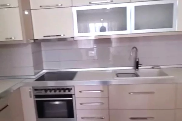 Shtepi me qera Apartament ne Tirane, 2+1, Mobilimi E mobiluar, Pagesa 55,000  Leke.