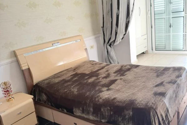 Shtepi me qera Apartament ne Tirane, 2+1, Mobilimi E mobiluar, Pagesa 600  Euro.
