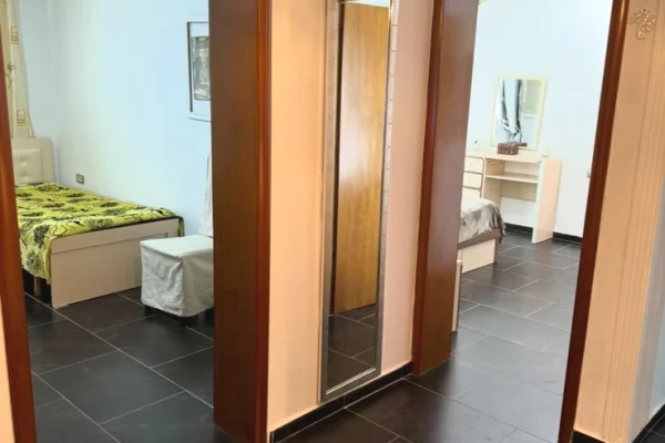 Shtepi me qera Apartament ne Tirane, 2+1, Mobilimi E mobiluar, Pagesa 600  Euro.