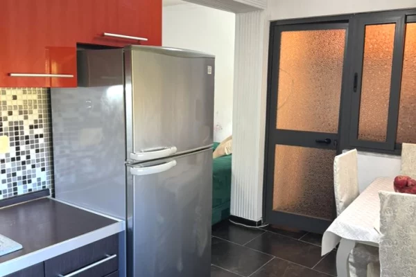 Shtepi me qera Apartament ne Tirane, 2+1, Mobilimi E mobiluar, Pagesa 600  Euro.