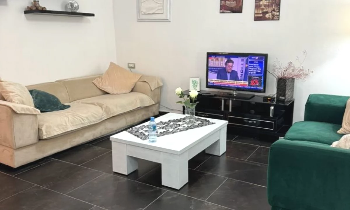 Shtepi me qera Apartament ne Tirane, 2+1, Mobilimi E mobiluar, Pagesa 600  Euro.