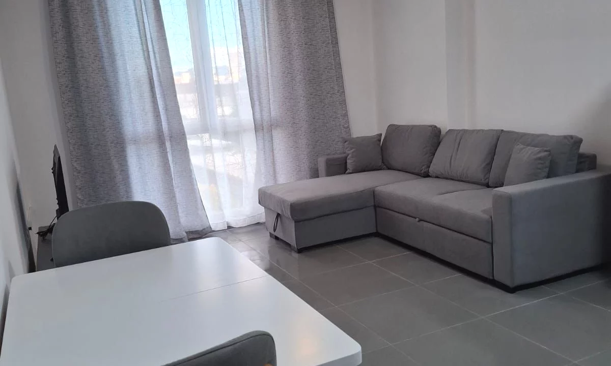 Shtepi me qera Apartament ne Tirane, 3+1, Mobilimi E mobiluar, Pagesa 65,000  Leke.