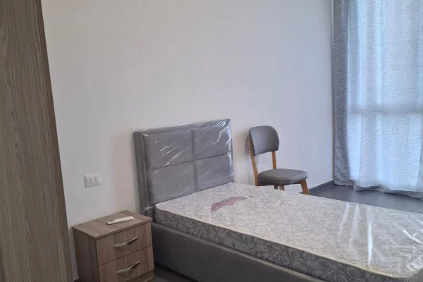 Shtepi me qera Apartament ne Tirane, 3+1, Mobilimi E mobiluar, Pagesa 65,000  Leke.