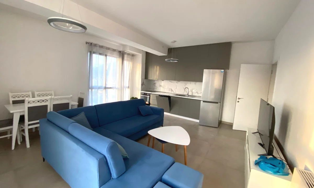 Shtepi me qera Apartament ne Tirane, 2+1, Mobilimi E mobiluar, Pagesa 650  Euro.