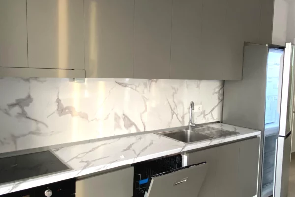 Shtepi me qera Apartament ne Tirane, 2+1, Mobilimi E mobiluar, Pagesa 650  Euro.