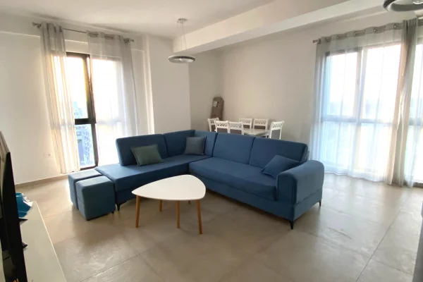 Shtepi me qera Apartament ne Tirane, 2+1, Mobilimi E mobiluar, Pagesa 650  Euro.