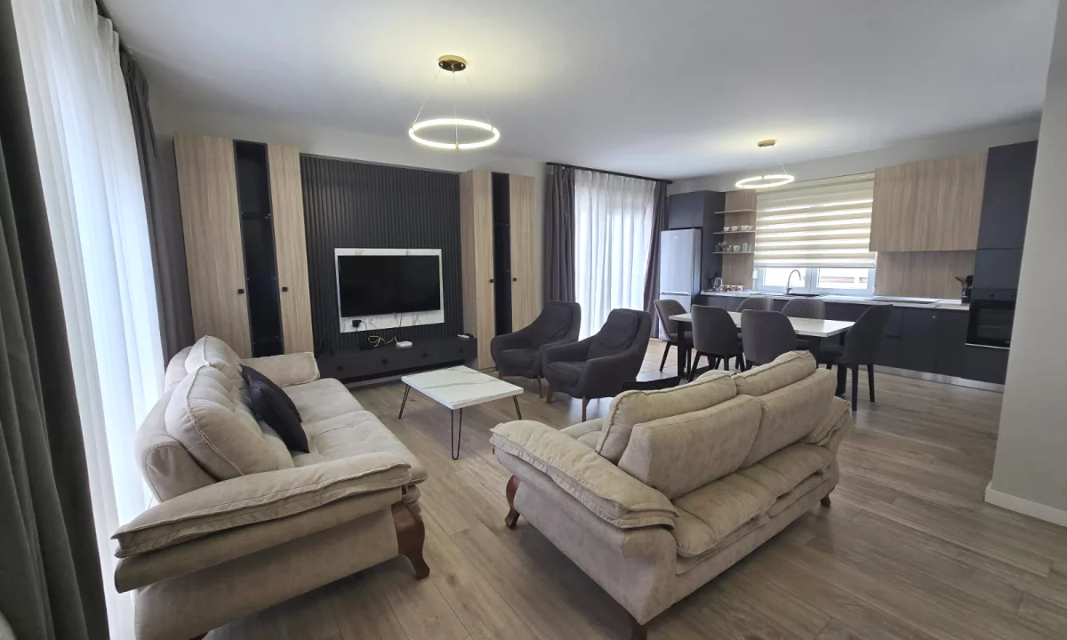 Shtepi ne shitje Duplex(shtepi me 2 kate) ne Tirane, 3+1, Mobilimi E mobiluar, Pagesa 650,000  Euro.