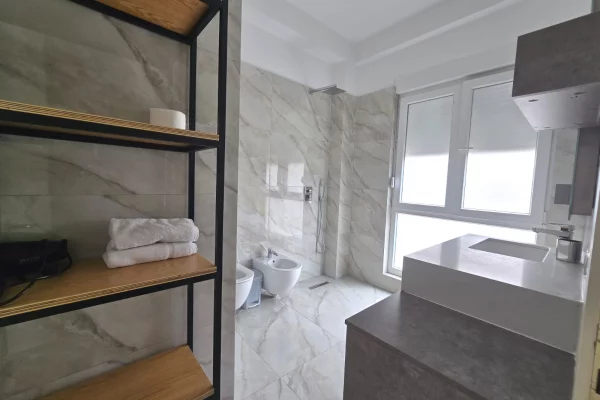 Shtepi ne shitje Duplex(shtepi me 2 kate) ne Tirane, 3+1, Mobilimi E mobiluar, Pagesa 650,000  Euro.