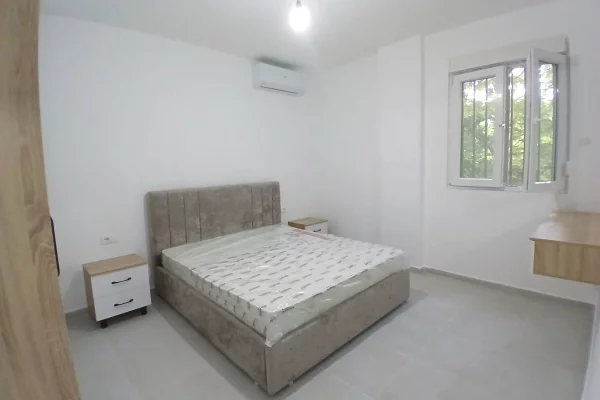 Shtepi me qera Apartament ne Tirane, 2+1, Mobilimi E mobiluar, Pagesa 55,000  Leke.