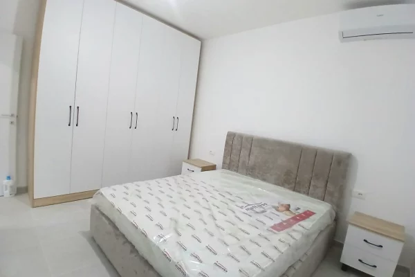Shtepi me qera Apartament ne Tirane, 2+1, Mobilimi E mobiluar, Pagesa 55,000  Leke.