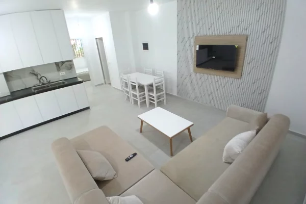 Shtepi ne shitje Apartament ne Tirane, 2+1, Mobilimi E mobiluar, Pagesa 16,500,000  Leke.