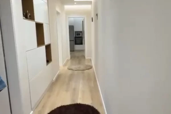 Shtepi ne shitje Apartament ne Tirane, 2+1, Mobilimi E mobiluar, Pagesa 258,000  Euro.