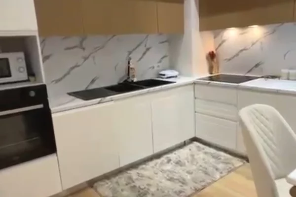 Shtepi ne shitje Apartament ne Tirane, 2+1, Mobilimi E mobiluar, Pagesa 258,000  Euro.
