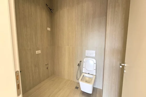 Shtepi ne shitje Apartament ne Tirane, 2+1, Mobilimi Bosh, pa mobiluar, Pagesa 330,000  Euro.