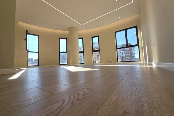 Shtepi ne shitje Apartament ne Tirane, 2+1, Mobilimi Bosh, pa mobiluar, Pagesa 330,000  Euro.