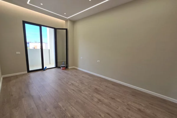Shtepi ne shitje Apartament ne Tirane, 2+1, Mobilimi Bosh, pa mobiluar, Pagesa 330,000  Euro.