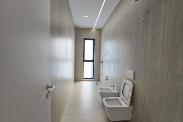 Shtepi ne shitje Apartament ne Tirane, 2+1, Mobilimi Bosh, pa mobiluar, Pagesa 330,000  Euro.