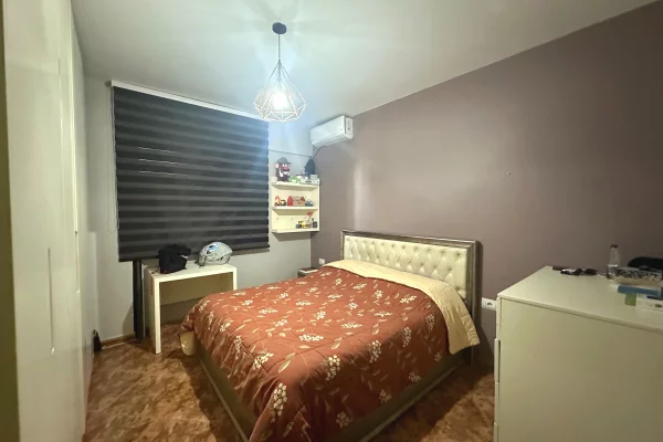 Shtepi me qera Apartament ne Tirane, 2+1, Mobilimi E mobiluar, Pagesa 950  Euro.
