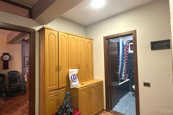 Shtepi me qera Apartament ne Tirane, 2+1, Mobilimi E mobiluar, Pagesa 950  Euro.