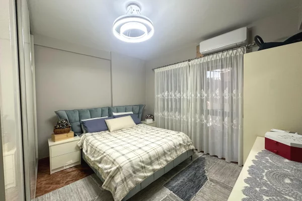 Shtepi me qera Apartament ne Tirane, 2+1, Mobilimi E mobiluar, Pagesa 950  Euro.